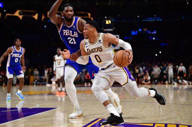 球迷首选-最后一攻潦草收场！韦少被犯规？哈姆坚持不喊暂停