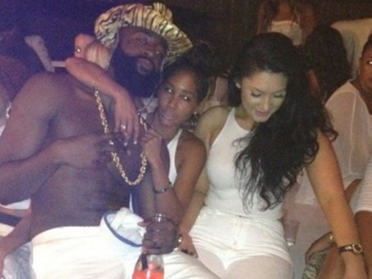 赛事直播-老鹰致敬夜店？米勒：我从未在那撒过币 店里可能挂着哈登的球衣